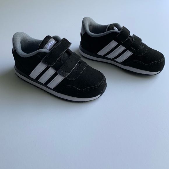 Adidas size 8.5 - Picture 1 of 2